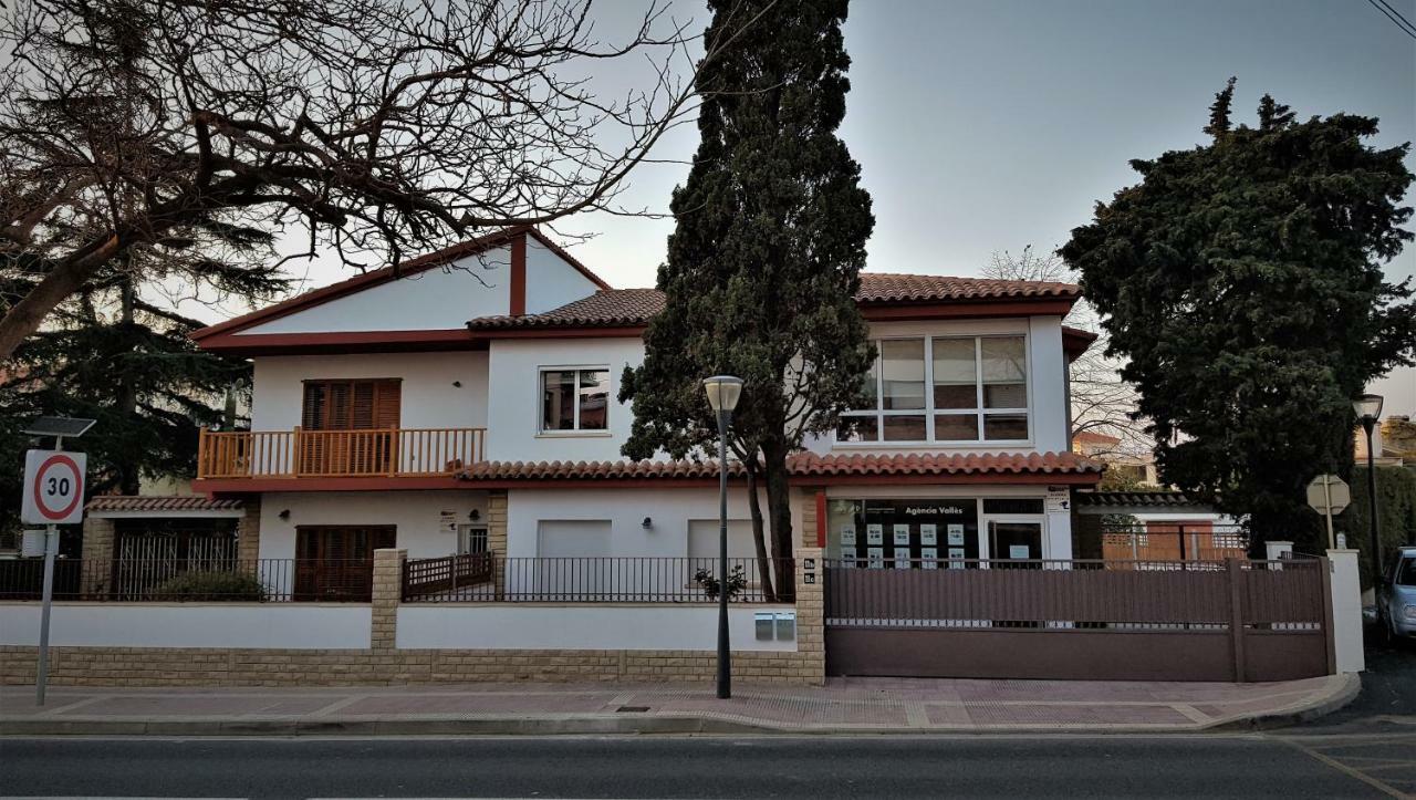 Casa Raval De Gracia C Villa Кембрилс Екстериор снимка